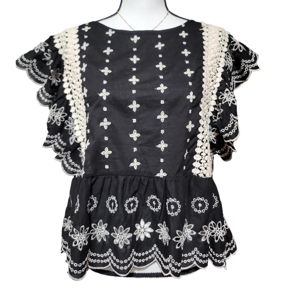 Monograph Tops - Black Gream Crotchet Embroidered Boho Scalloped Ruffle Top Size XL  Gently Used